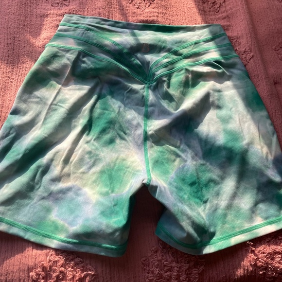 Buffbunny Tie Dye Short - Picture 2 of 2
